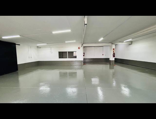 264M² WAREHOUSE TO LET IN FACTORIA